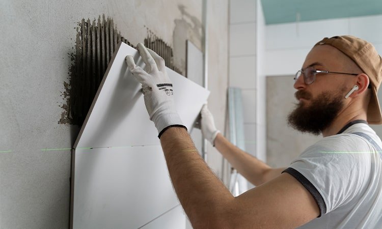 7 Penyebab Keramik Dinding Retak dan Cara Mengatasinya!