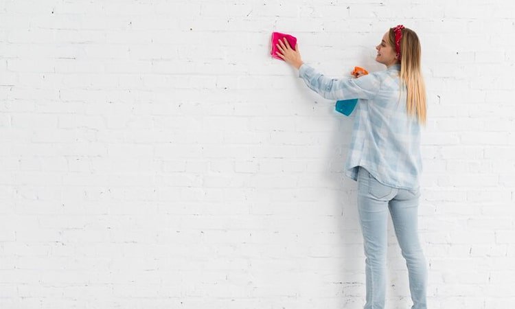 Inilah Cara Membersihkan Dinding Tanpa Merusak Cat!