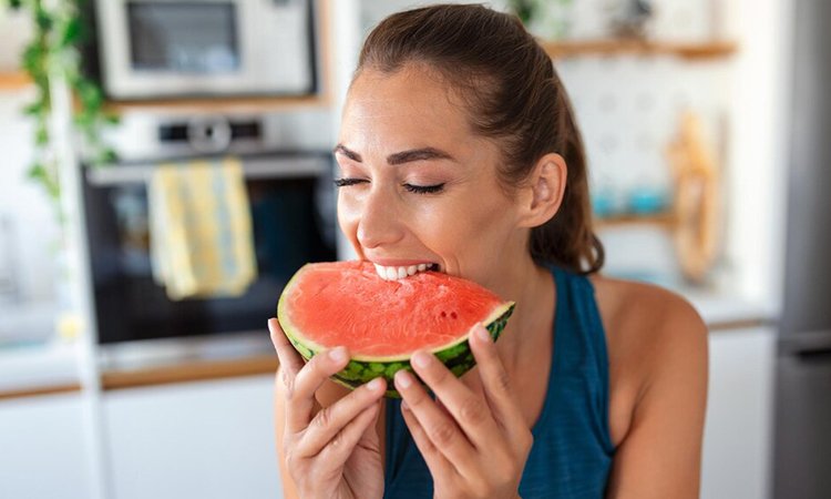 Manfaat Buah Semangka: Segarnya Kesehatan dalam Setiap Gigitan