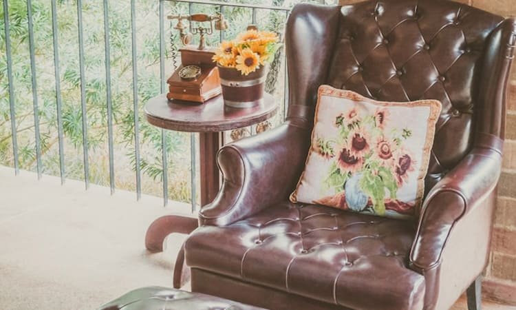 Recovered Vintage Aesthetic (Retro Furniture): Tren Interior 2025 dengan Karakter Kuat