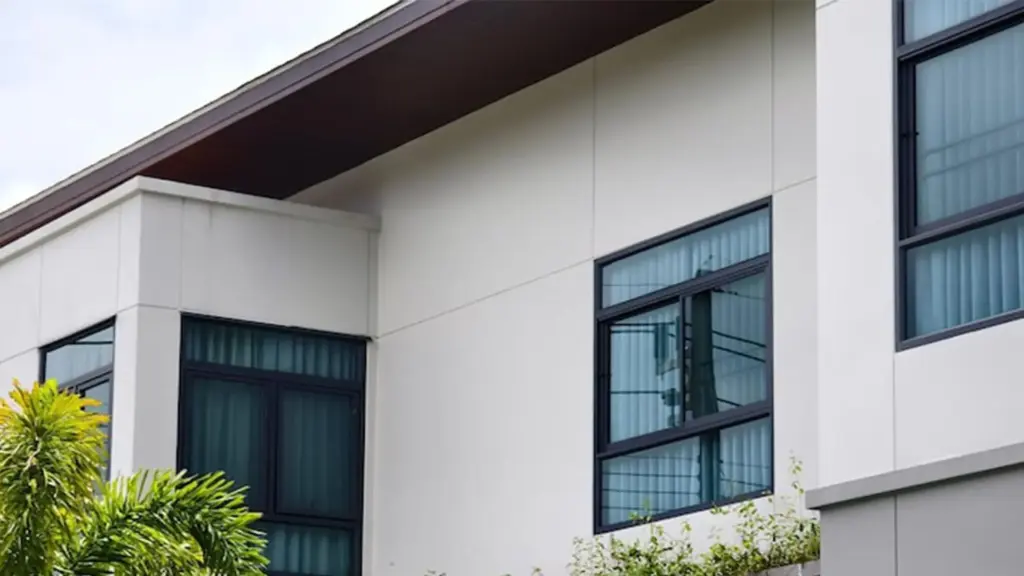 Konsep Fasad Rumah Hemat Energi dengan Shading dan Secondary Skin untuk Hunian Tropis Modern