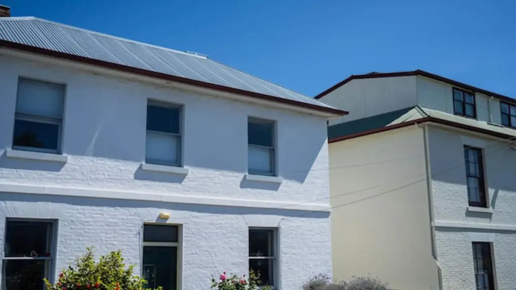 Konsep Fasad Rumah Hemat Energi dengan Shading dan Secondary Skin untuk Hunian Tropis Modern