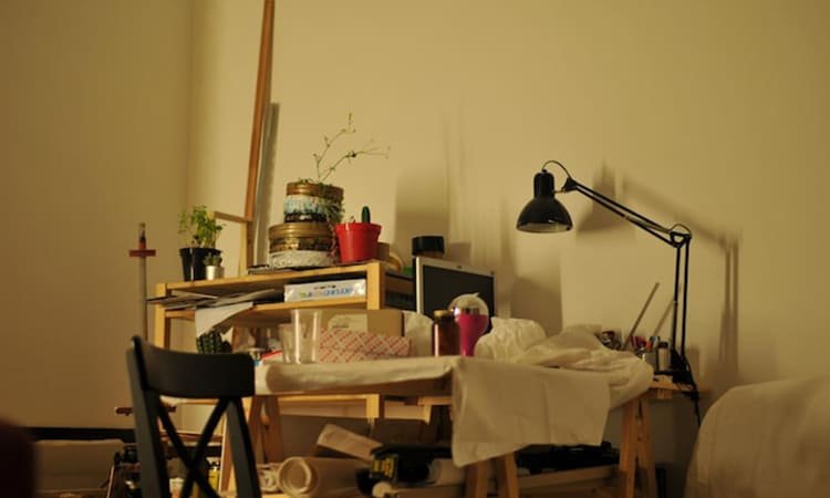 Recovered Vintage Aesthetic (Retro Furniture): Tren Interior 2025 dengan Karakter Kuat