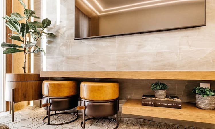 Interior dengan Tekstur Akustik Dekoratif: Estetika dan Kenyamanan dalam Satu Konsep