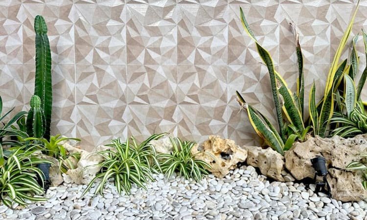 Kombinasi Batu Alam dan Tanaman untuk Tampilan Fasad Modern Akhir 2025